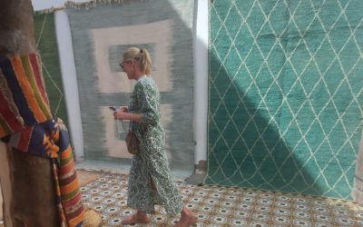 Plukke tepper i Marokko