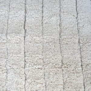 Mykt og vakkert. Et stort gulvteppe fra Marokko i ren ull.